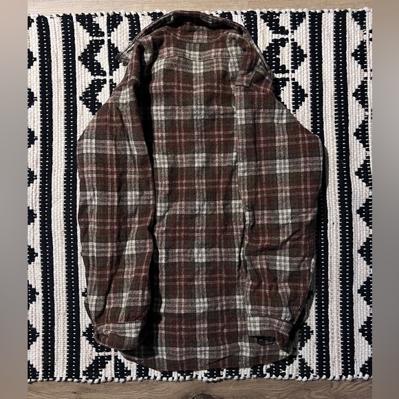 Country Traditional’s by Pendleton Vintage Flannel - Picture 2 of 3